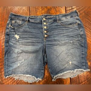 Torrid Perfect 10” Bermuda Short, Vintage Stretch